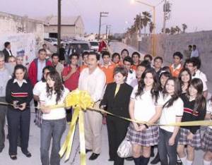 P - NARCISO INAUGURANDO COLUMNA CEJA