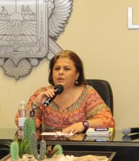 2 - 1 esthelita ponce beltran candidata a la gubernatura por el pri