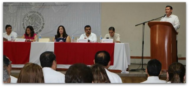 0 a alvaro de la peña hablando en publico5