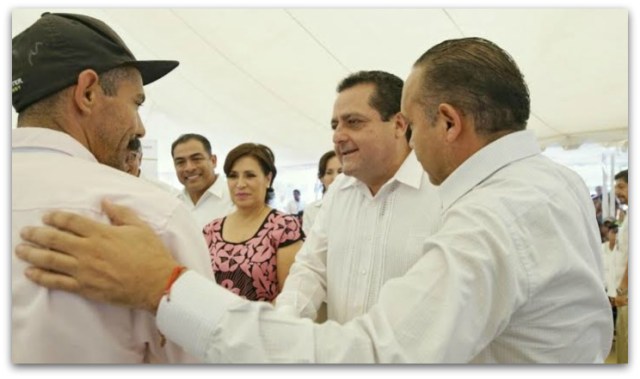 0 a carlos mendoza davis en gira de chayo robles con arturo