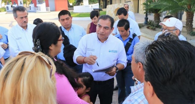 0 a alcalde arturo de la rosa trabajo en los cabos