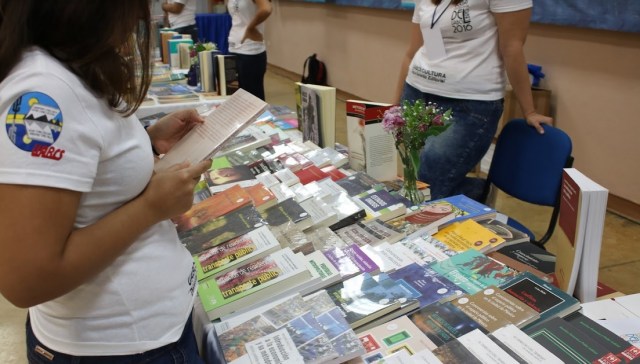 0-a-a-feria-del-libro-uabcs