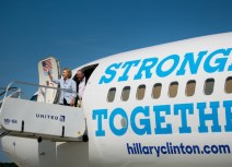 fede-hillary-plane-kaine
