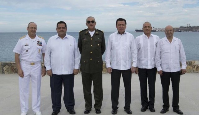 0-a-a-carlos-mendoza-reunion-de-seguridad