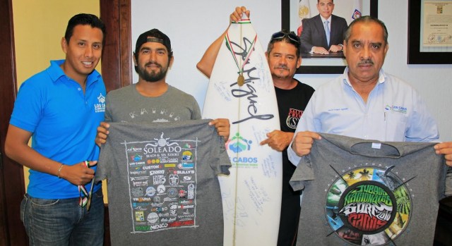 0-a-a-surfistas-de-los-cabos-agradecen