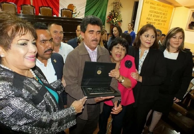 0-a-a-a-premio-congreso-del-estado-paty