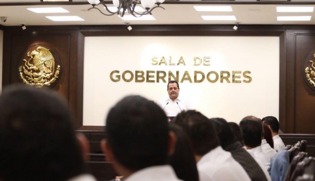 0-a-a-a-gobernador-carlos-mendoza-davis